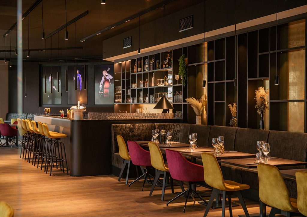 Restaurant_Carousel Restaurant